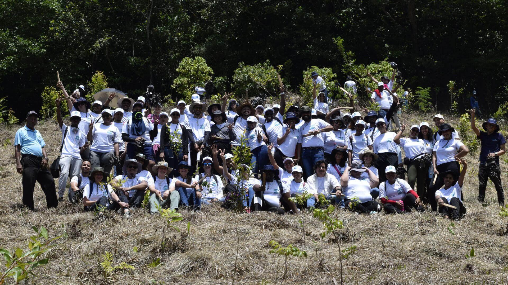 reforestation day 2024 - group picture of CCD Community (1)